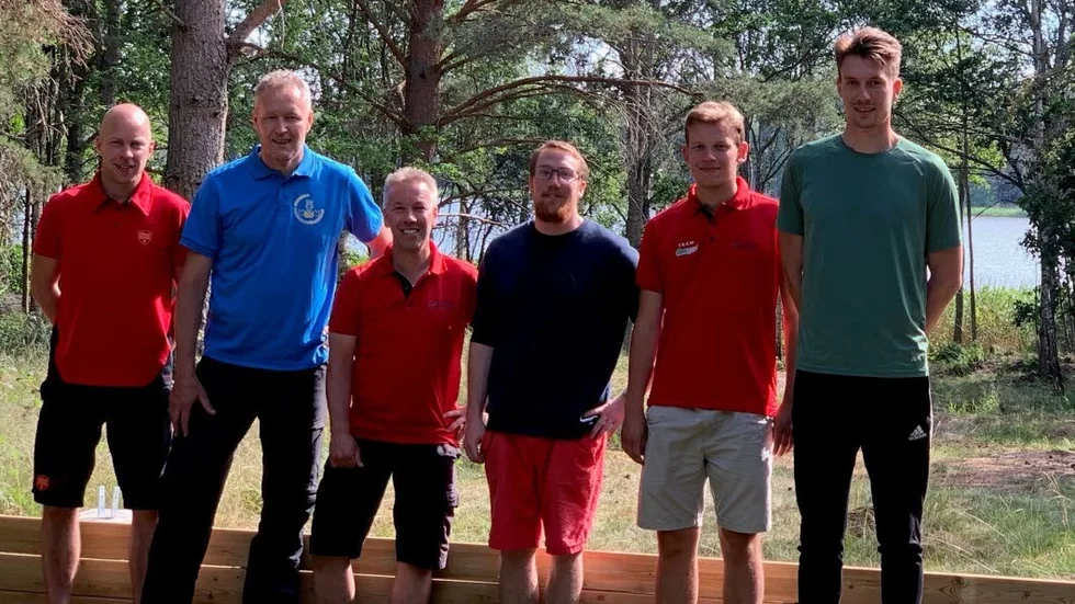 Anders Swärd, Jonas Hälleblad, Stefan Swärd, Erik Gustafsson, David Swärd och Kristian Wedel.