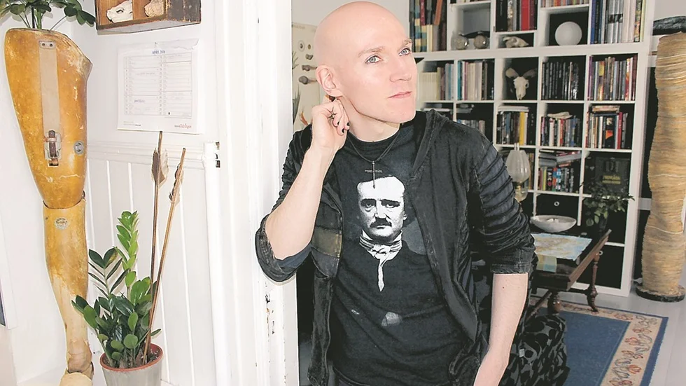 Mats Tusenfot är konstnären som har fotomontage som specialitet. Foto: Lena Dahlberg