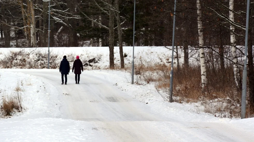 Bilar som kör på gång-och cykelbanan för att komma till Alviken kör ofta för fort. Foto: Anders Sjögren