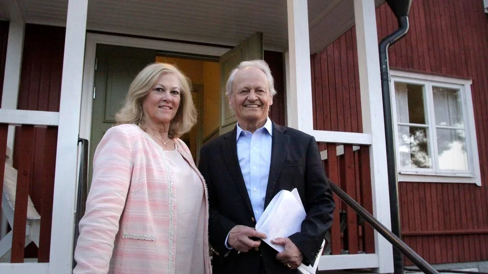 Möte om vindkraftsplaner Gröningeområdet söder om Hycklinge. Cecilia och Gerard Versteegh hade arrangerat panelutfrågning av Kindas politiker.