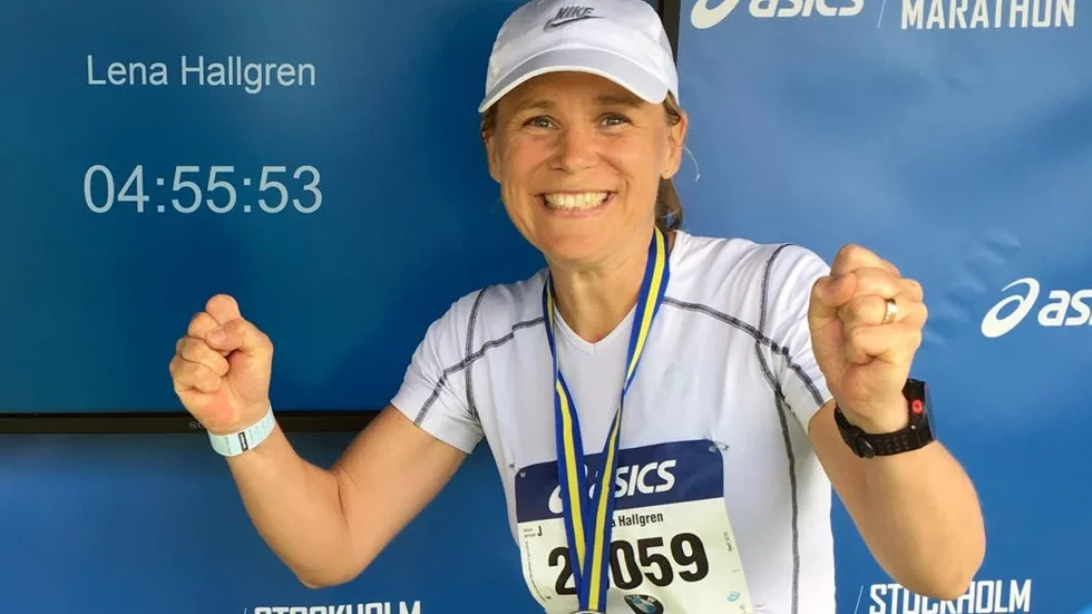 Debutanten Lena Hallgren kom i mål i Stockholm marathon och kan tänka sig att springa loppet igen. Men nu blir det skidfokus.