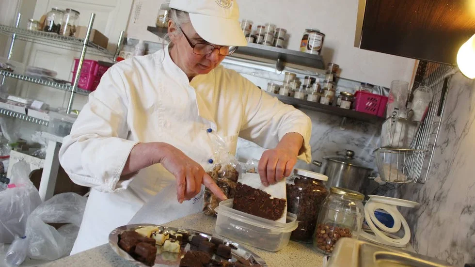 Sedan 2014 tillverkar Anne Schaper och Frank Gotton choklad i Fridhem, utanför Lönneberga under namnet Chokladparadiset.
