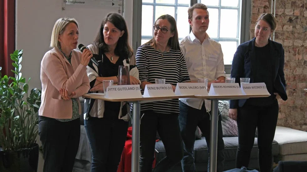 Jytte Guteland (S), Deniz Butros (V), Bodil Valero (MP), Anders Rehnberg (L) och Emma Wiesner (C).
