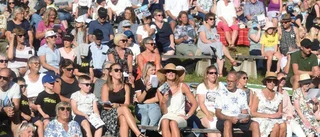 Folkfest och allsång i Storebro