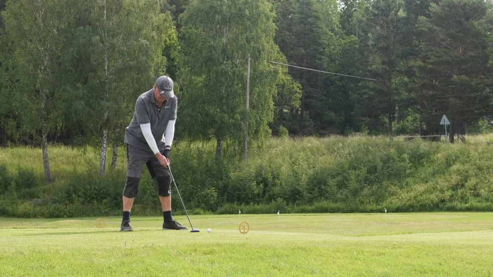 Dags för tävlingsledaren Mårten Nilsson att slå ut.