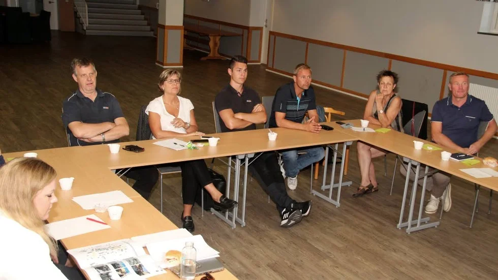 Med en vilja att komma igång innan sommaren bjöd kommunen in till det första dialogmötet på kort varsel. Trots det fanns det knappt tio olika aktörer på plats i Leoparden.