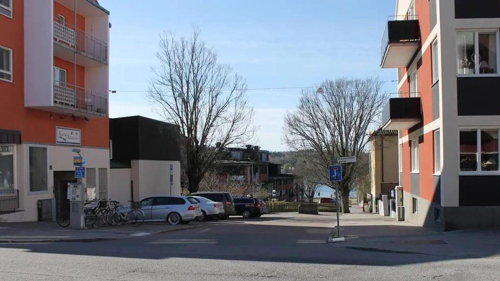 Öppna Urban Hjärnes väg?