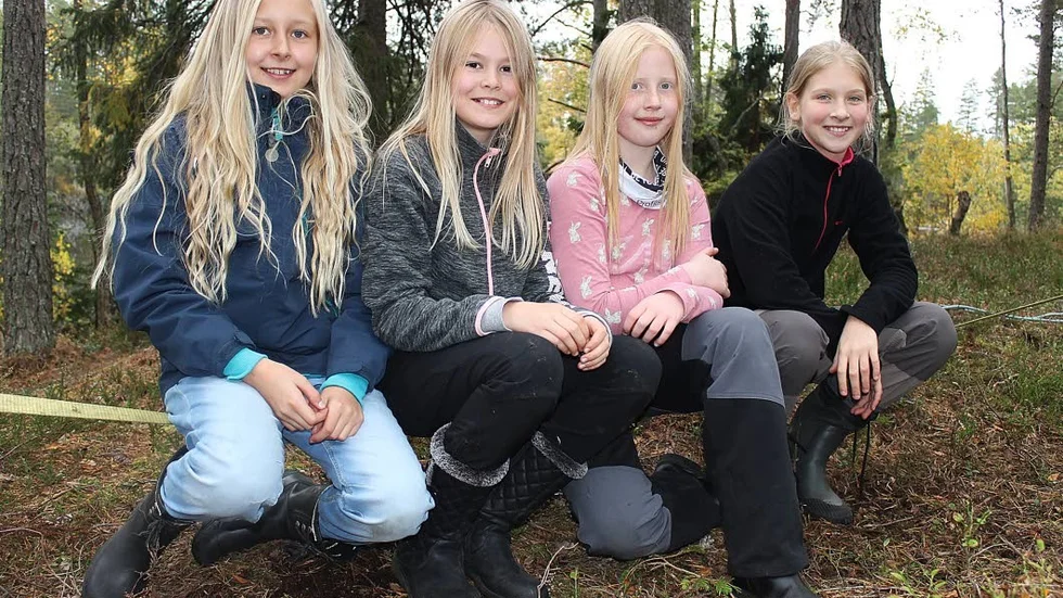 Unga. Astrid Johansson, Matilda Wäppling, Filippa Schwerdt och Tove Rosberg trivdes i naturen.