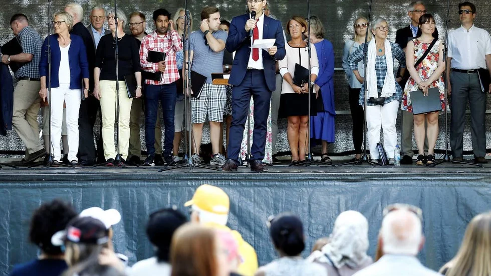 Nationaldagen. Kommunfullmäktiges ordförande Elias Georges höll tal i Stadsparken, Motala.