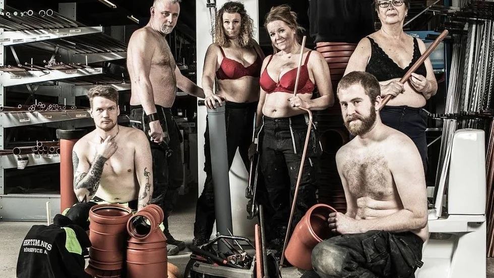 Från snöskottning i vintras till betydligt mer avklätt nu. ­Oscar Sandell, till vänster, är modell i Krokeks Kalenderflickors ­kalender för 2019.