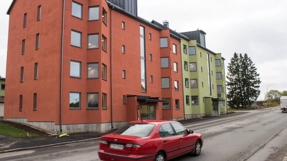 MOT NOTT. Fasad mot norr och Drottninggatan.