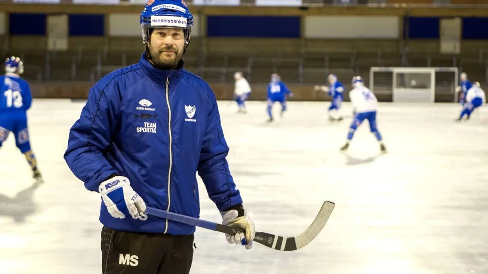 Debut. Mattias Sjöholm ser fram emot elitseriepremiären mot Sandviken. Det är det IFK har tränat för hela sommaren och hösten.