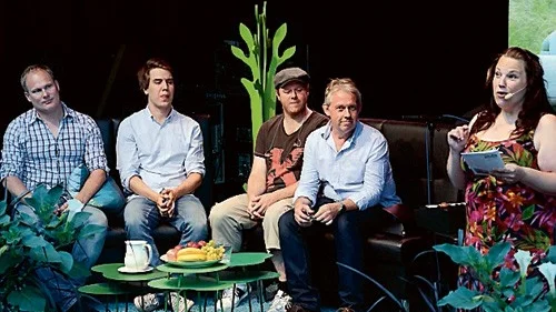 Annika Stagård presenterar sommarens husband med Leif Hedman i spetsen.  Nu återstår det tre allsångskvällar i sommar.