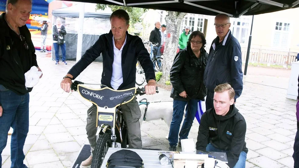 Marcus Wallerman visade sig ha en vass reaktionsförmåga. 0,29 sekunder slog han till med när speedwayföraren Filip Hjelmland hade riggat upp sin hoj och mätutrustning.