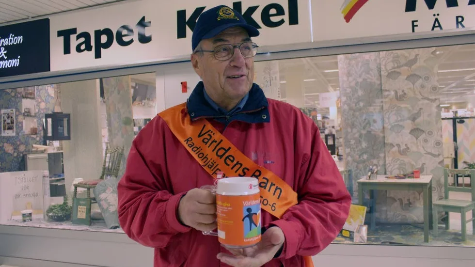 Insamlare. Göran Oscarsson samlade in pengar till Världens Barn.