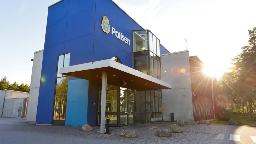 Människor utklädda till clowner skrämmer barn i Västervik. Vid tre tillfällen under onsdagen har polisen fått larm om liknande händelser.