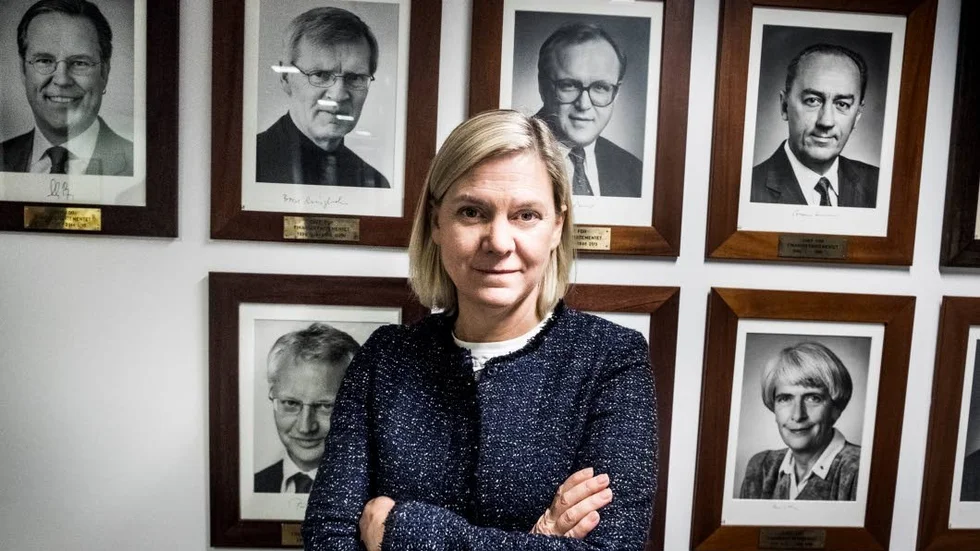 Finansministrar. Magdalena Andersson (S) sänker en skatt. Det är bra. Men tyvärr höjer hon desto fler.
