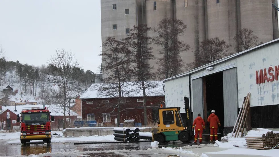 Mera översvämning. Maskinhallen hos Lantmännen fylldes med åvatten på onsdagen.