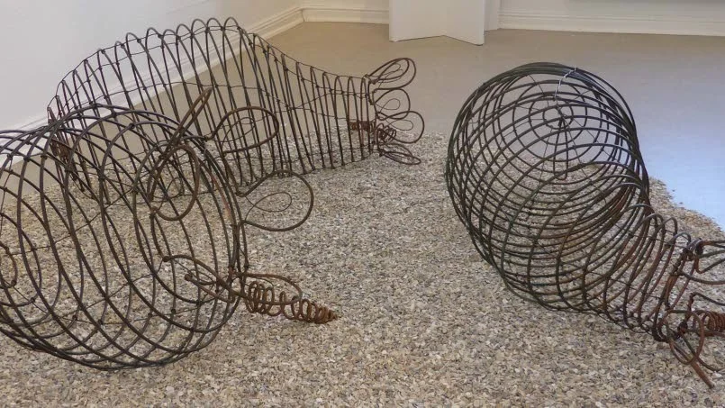 ”Kariot med runda blad 1–3”. Skulptur av Caroline Blixt.