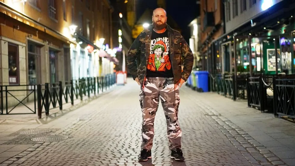 Trots att han bor i Västervik blir Irman Smajic igenkänd på gatorna i Linköping för sina framgångar för Kampsportcentret.