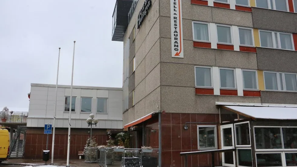 Fyra nätter tillbringade paret på hotell Hulingen.