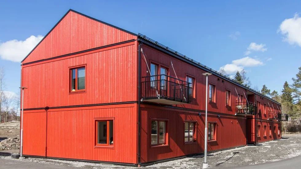Hjältevadshus har levererat SKL-hus i ett år nu.  För närvarande pågår större projekt i Nyköping och Södertälje.