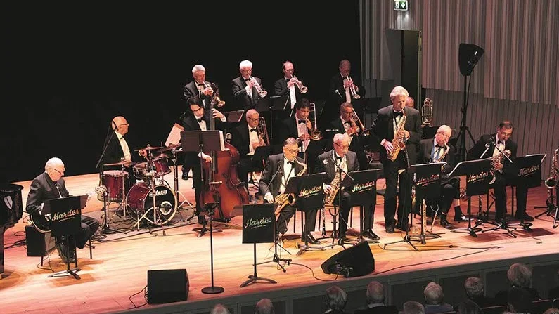 Hardes Big Band spelar i Kulturskolan teaterlokal på söndag.