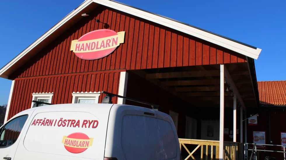 Servicepunkt. Byalaget i Östra Ryd vill att servicepunkten är ombud för apotek, post, systembolag med mera.
