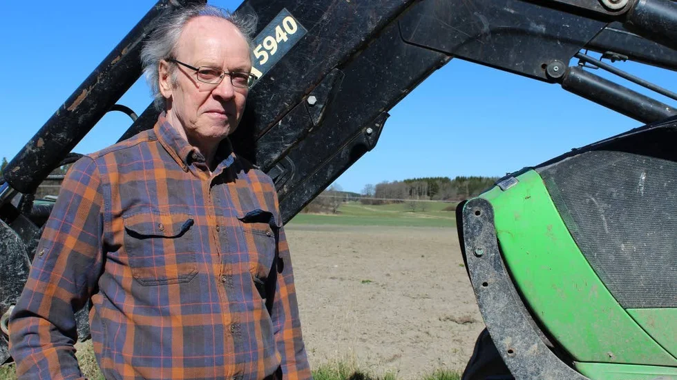 Sture Eriksson. Han har brukat jorden i 40 år och mister nu halva sin mark. ??