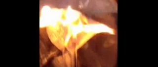 VIDEO: Här brinner Persbrandts jacka