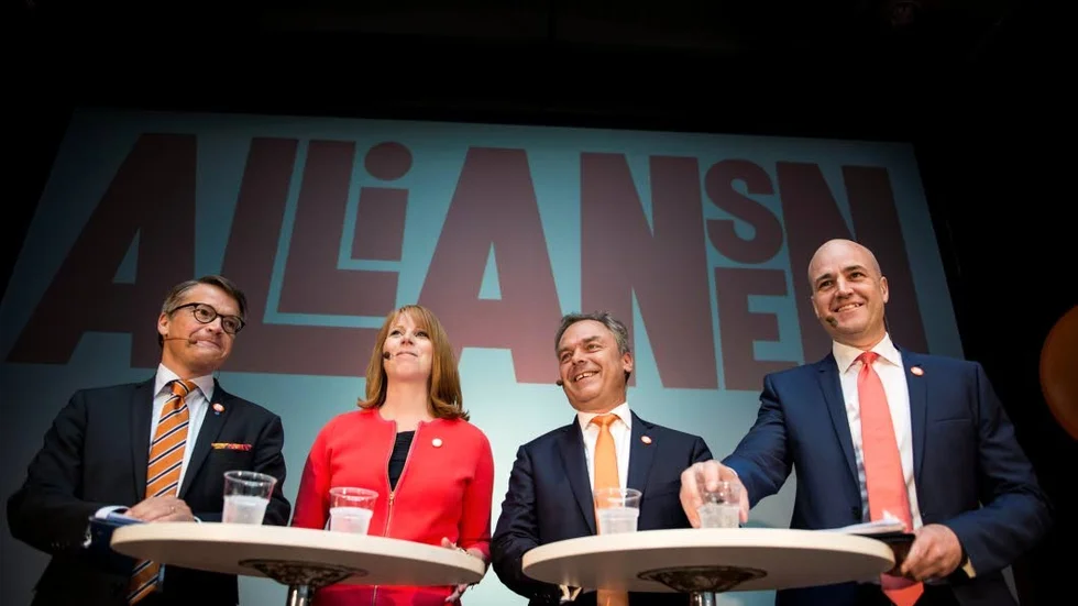 Enighet. Alliansen har något de tre rödgröna partierna saknar.