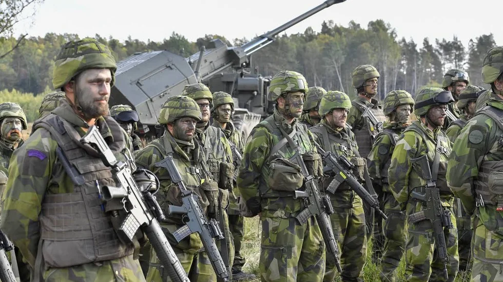 Pjäs under  försvarsövningen Aurora 17.
