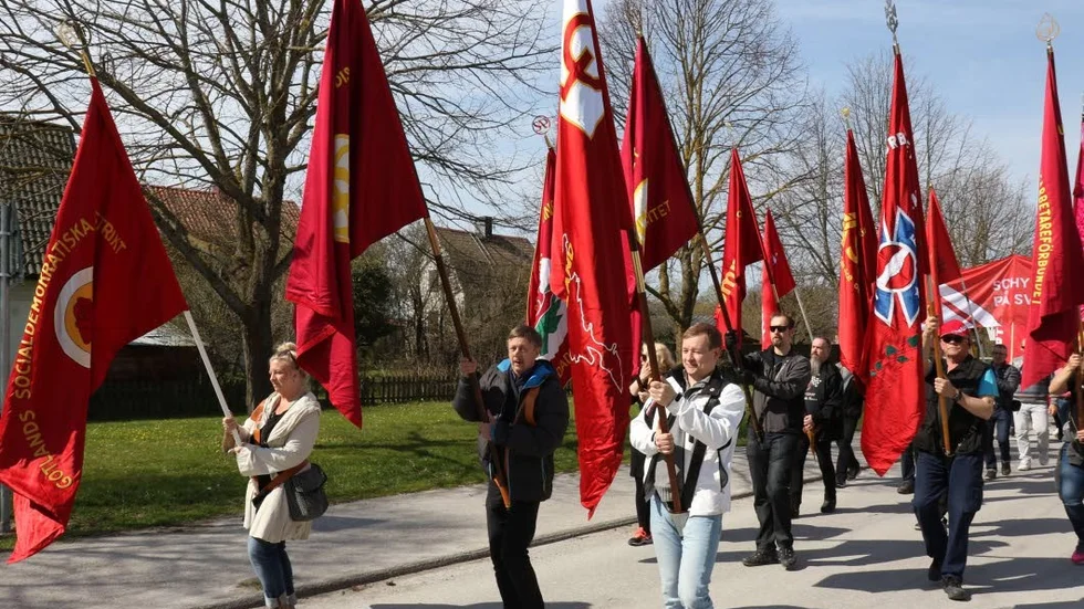 Enade vi stå söndrade vi falla. En av arbetarrörelsens grundstenar är att arbetare får bättre villkor.