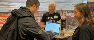Stockholm dammsugs på arbetskraft: "Det strömmar folk till oss som söker jobb"