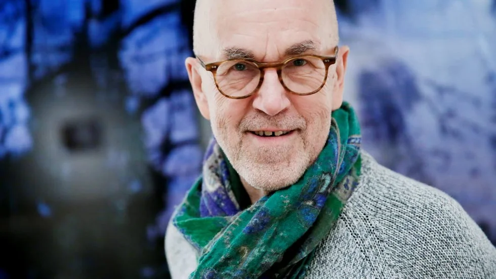 Samlare. Jorma Puranen samlar på sig reproduktioner, negativ och bilder på antikvariat och loppmarknader, men tillbringar också mycket tid i olika arkiv. Fynd han senare använder i sin fotokonst i sin studio.