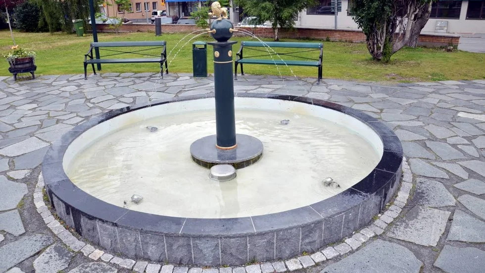 Släktens tårar. En fontän som försvann och sedan kom tillbaka in i stadsbilden 2015.