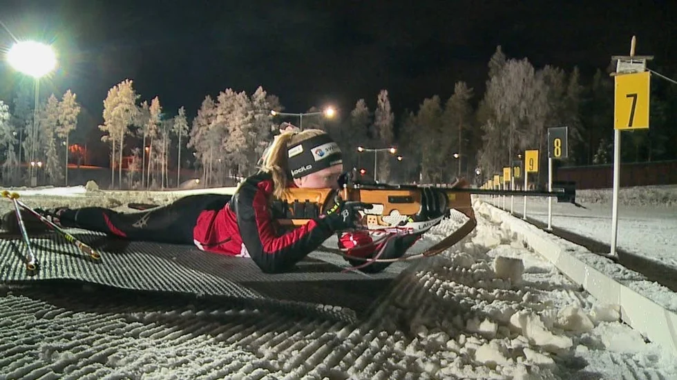 Ökat intresse. Ett 30-tal ungdomar i åldrarna 10-17 år deltar i Luleå Gutarens skidskytteträningar. Här skjuter Ella Gunnari.
