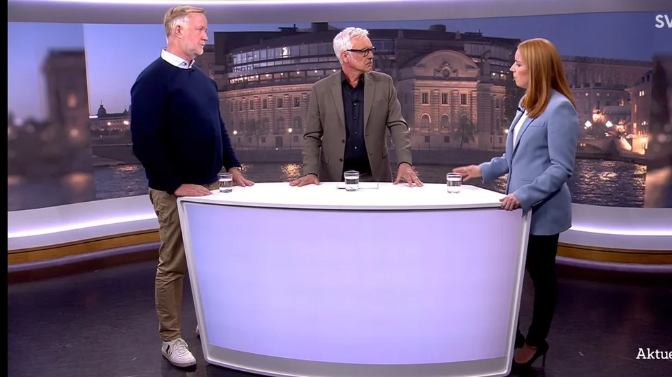 Johan Pehrson i debatt mot Annie Lööf i Aktuellt måndagen den 13 juni. Här ven grisar och svinhugg och smink i luften. Idag onsdag tas de sista (?) besluten för säsongen. 