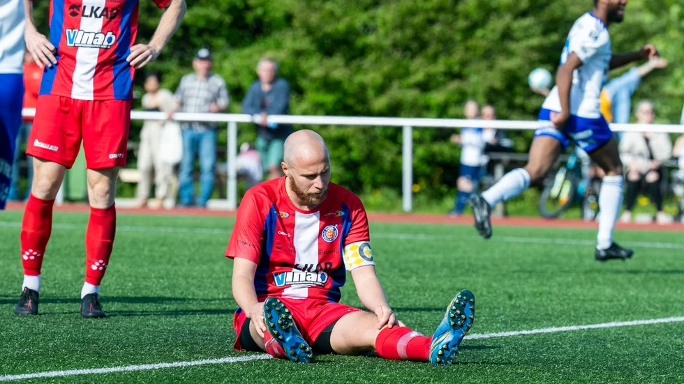 Emil Björnström kapten i Kiruna FF kunde bara konstatera att laget tappade segern borta mot Sund.