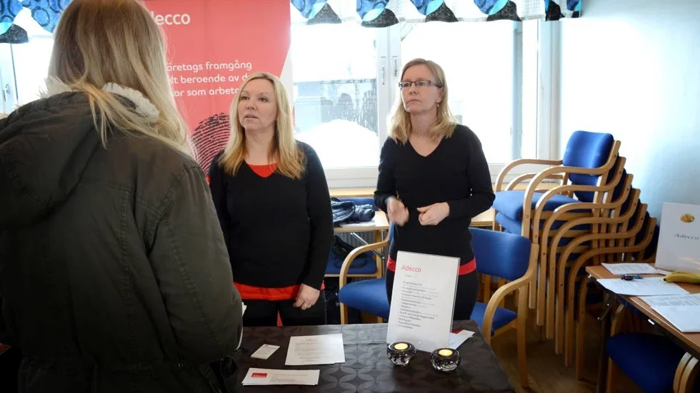 Adecco. Britt-Marie Persson och Anette Ömalm från Adecco var med på mässan.