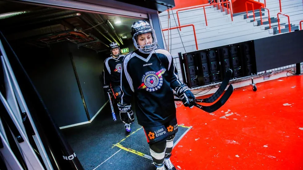 Bäst i världen. Det finns flera anledningar till att Jenni Hiirikoski är världens bästa back.