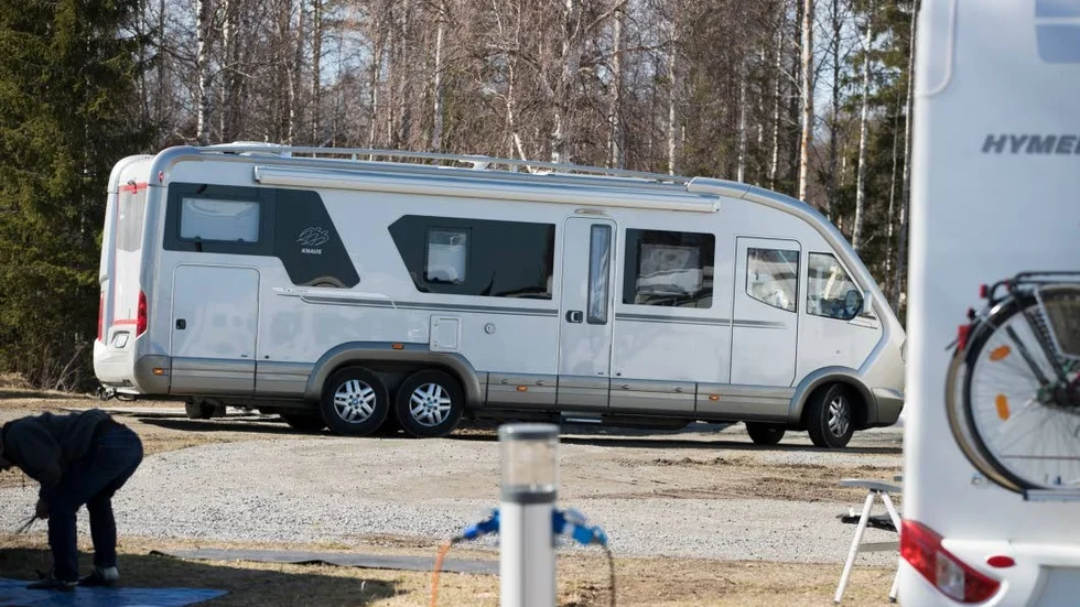 RIKTIGA VRÅLÅK. Det fanns några husbilar modell större.