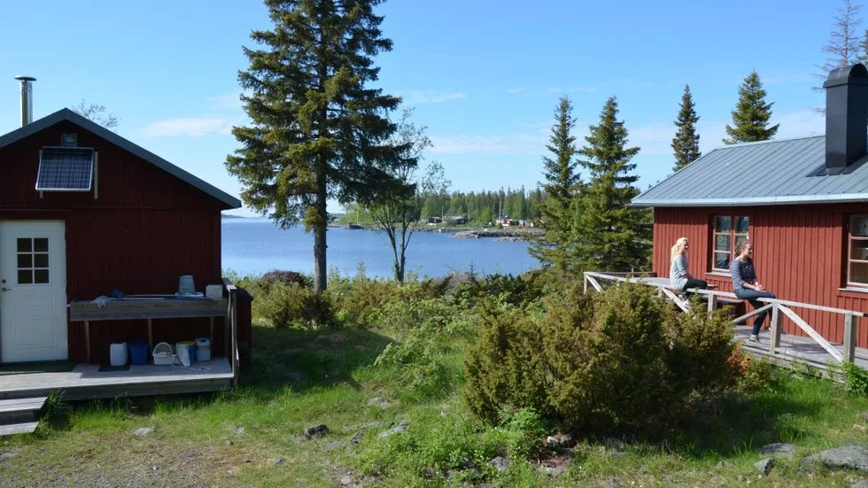 Kommunens skärgårdsstugor, här på Småskär, har varit flitigt bokade under högsäsong de senaste åren. I år märks en liten tillbakagång, något som tros vara kopplat till en normalisering efter pandemin.