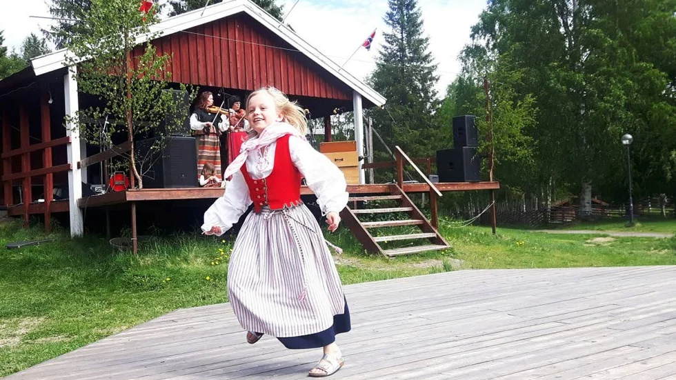 Som en dans. Esther Hasselström från Stockholm stortrivdes på Hägnan.
