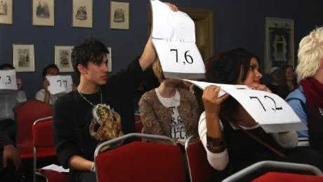 Det är publiken som är jury och bestämmer vilka som ska representera Gotland i SM i Poetry Slam.
foto: emese tot