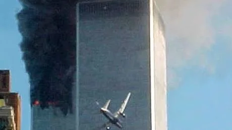 Attack. Femton minuter efter första kraschen kom det andra flygplanet.