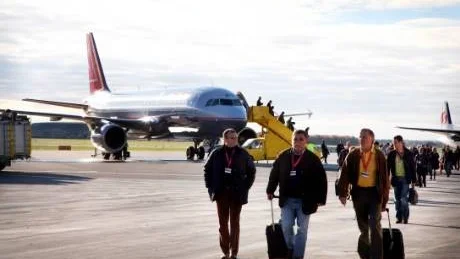 Luftbro. Österrikiska Lauda Air flyger 500 journalister med airbus direkt från Köpenhamn till Visby. Värdet av marknadsföringen av Gotland är enormt. FOTO: HENRIK RADHE