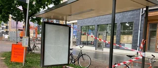 67 busskurer i Uppsala utan väderskydd på obestämd tid • Expolitikern: "Skandal"