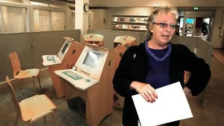 orättvisa regler. Ing-Marie Björkman tycker att a-kassereglerna är orättvisa mot dem som vill ha heltid men bara får deltid.
