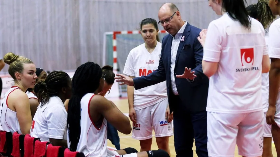 Visby Ladies jagar fortfarande sin första seger för säsongen. Den bör komma i kväll mot jumbokonkurrenten Mark.